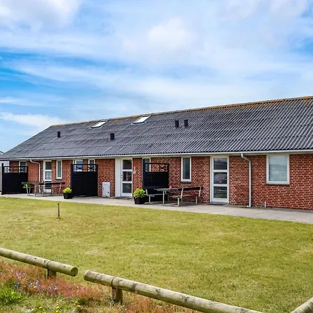 2 Bedroom Amazing In Apartment Hvide Sande