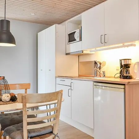 2 Bedroom Amazing In Hvide Sande
